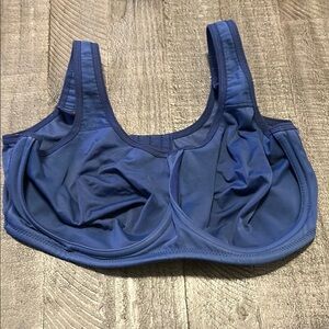 Wacoal Underwire Sports Bra with Full Coverage